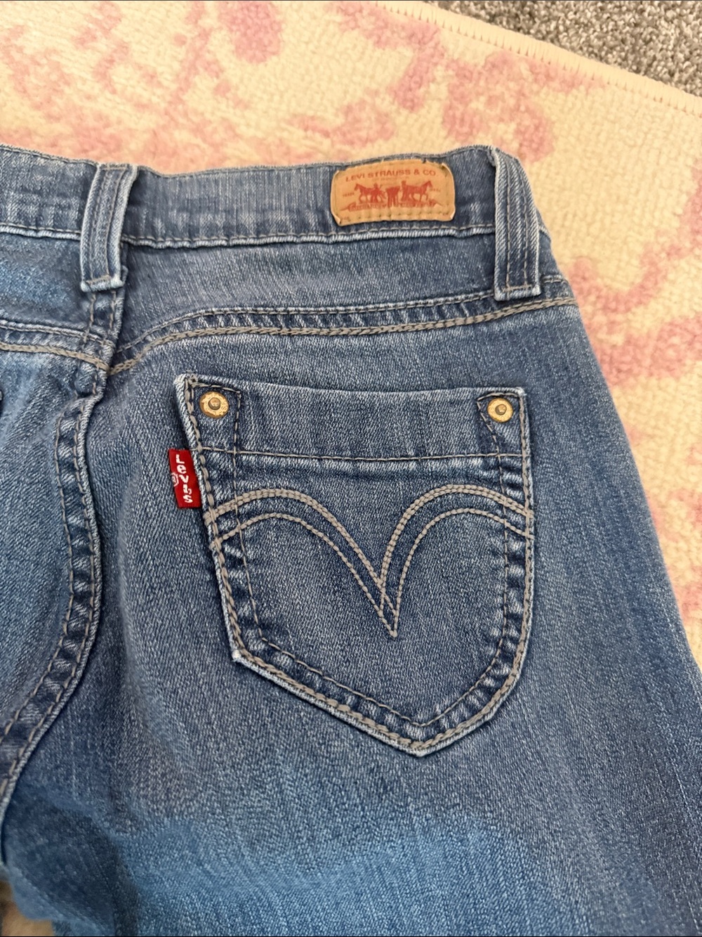 Levi's Women's Skinny Jeans in Faded Blue - Picture 6 of 6